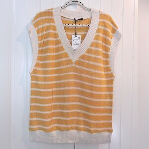 Zara new top, very comfortable, great colors, size M